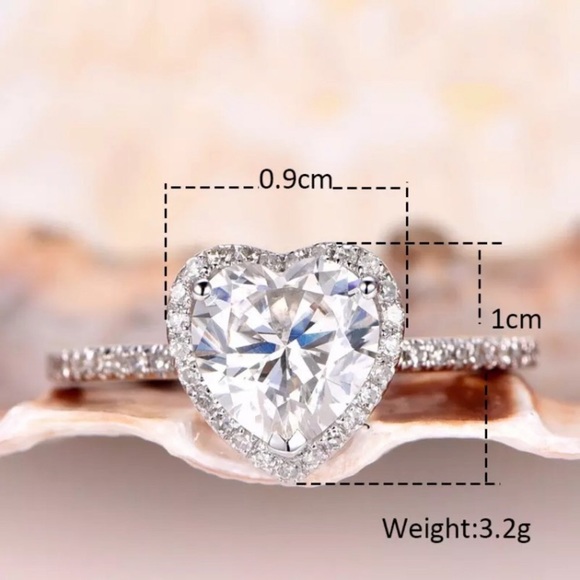 Heart Shaped Halo Ring - Picture 4 of 6